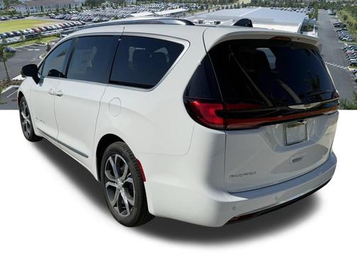 2026 Chrysler Pacifica L
