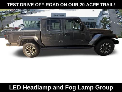 Granite Crystal Metallic Clearcoat 2026 Jeep Gladiator Sahara 4x4