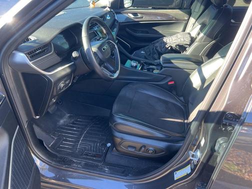 2022 Jeep Grand Cherokee Altitude