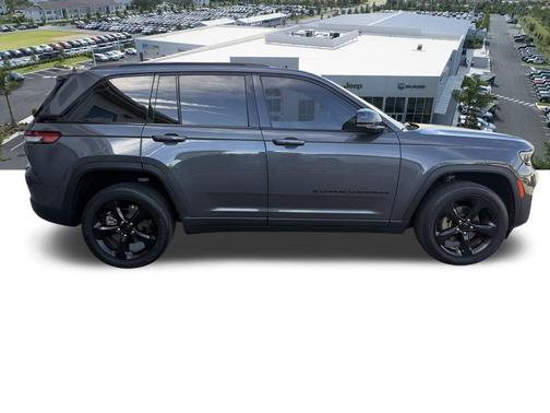 2022 Jeep Grand Cherokee Altitude