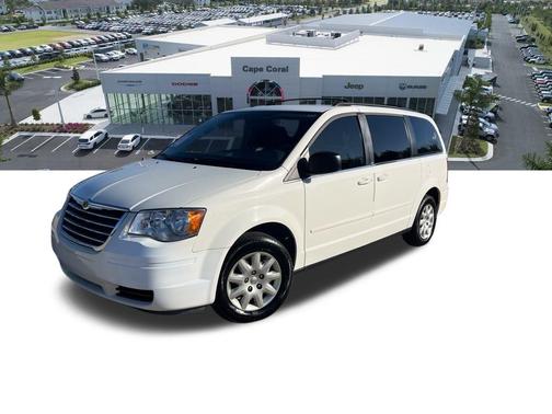2010 Chrysler Town & Country LX