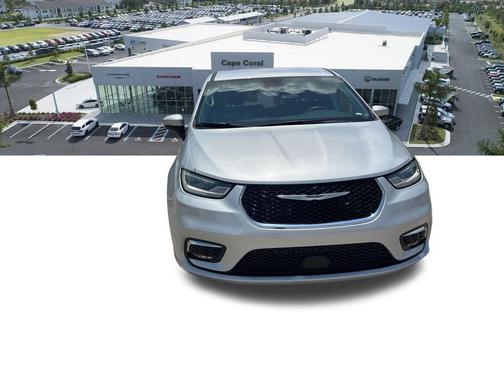 Silver Mist Clearcoat 2023 Chrysler Pacifica Touring L