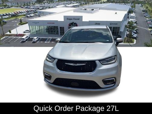 Silver Mist Clearcoat 2023 Chrysler Pacifica Touring L