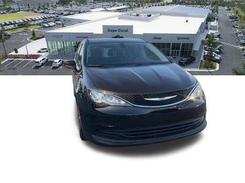 Dark Cordovan Pearlcoat 2017 Chrysler Pacifica Touring