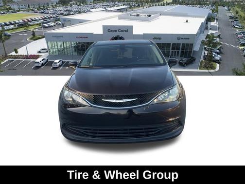 Dark Cordovan Pearlcoat 2017 Chrysler Pacifica Touring