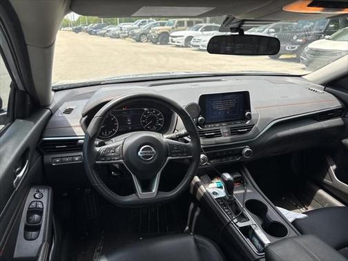 2022 Nissan Altima SR FWD