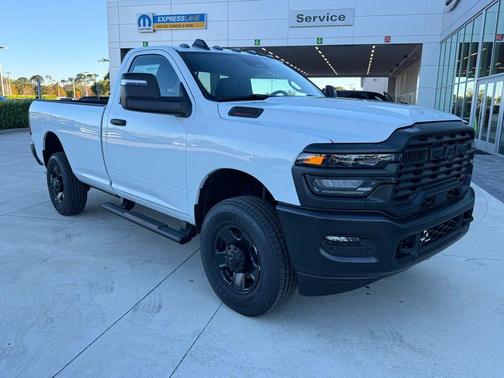 2026 RAM 2500 Tradesman Regular Cab 4x4 8' Box