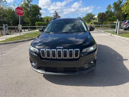 Diamond Black Crystal Pearlcoat 2022 Jeep Cherokee Latitude Lux