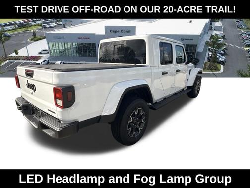 Bright White Clearcoat 2026 Jeep Gladiator Sahara 4x4