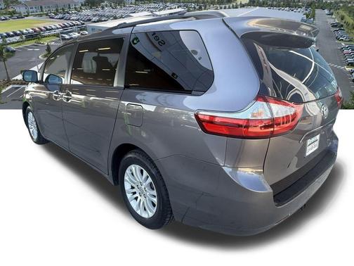 2016 Toyota Sienna XLE