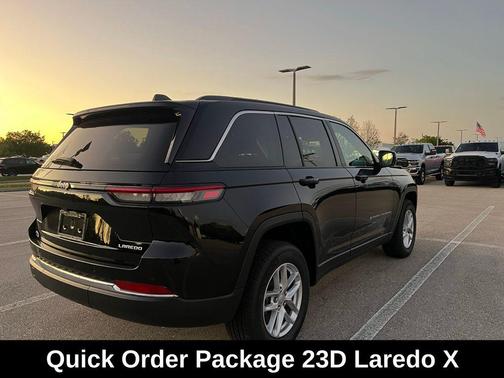 2025 Jeep Grand Cherokee Laredo