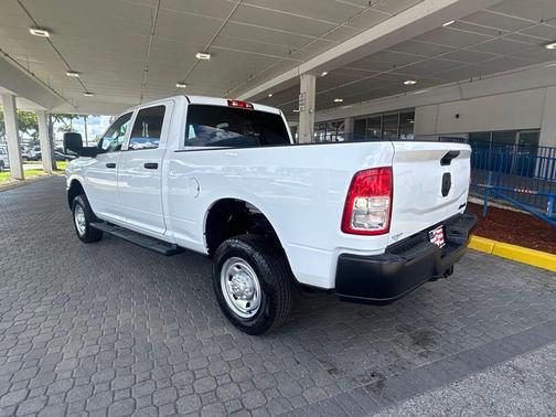 2024 RAM 2500 Tradesman Crew Cab 4x4 6'4' Box