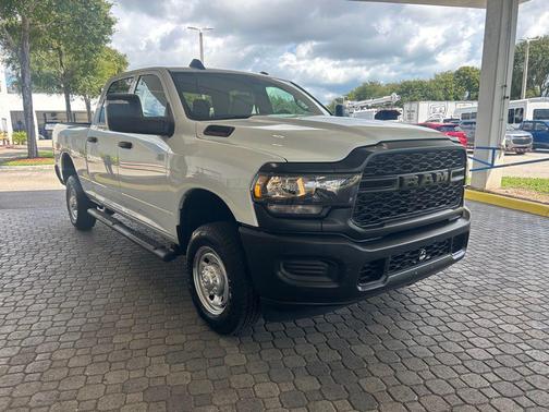2024 RAM 2500 Tradesman Crew Cab 4x4 6'4' Box