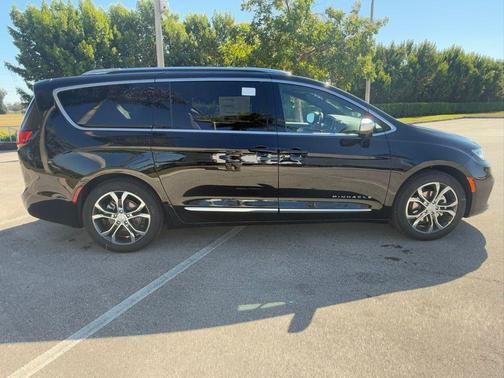 2026 Chrysler Pacifica L