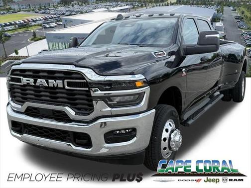 2025 RAM 3500 Tradesman Crew Cab 4x4 8' Box
