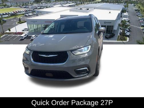 Ceramic Gray Clearcoat 2023 Chrysler Pacifica Limited