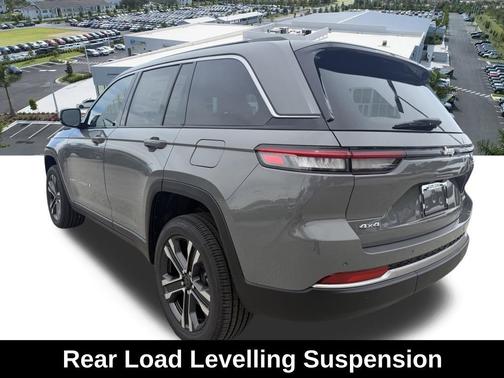 Sting-Gray Clear Coat 2027 Jeep Grand Cherokee Limited