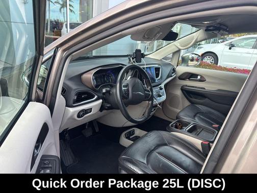 2017 Chrysler Pacifica Touring-L