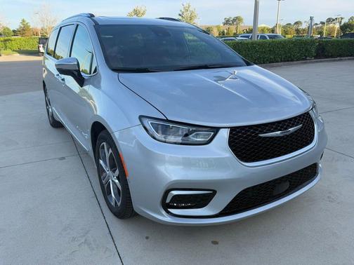 2026 Chrysler Pacifica L