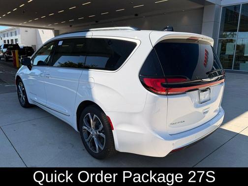 2026 Chrysler Pacifica L