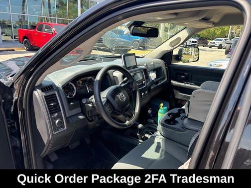 2017 RAM 3500 Tradesman Crew Cab 4x4 6'4' Box
