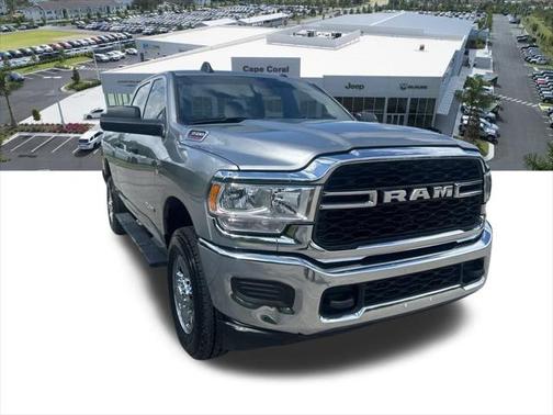 2022 RAM 3500 Tradesman Crew Cab 4x4 6'4' Box