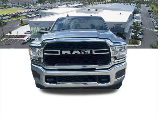 2022 RAM 3500 Tradesman Crew Cab 4x4 6'4' Box