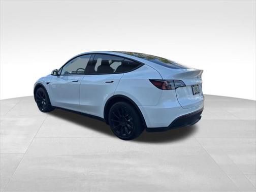 2022 Tesla Model Y Long Range Dual Motor All-Wheel Drive