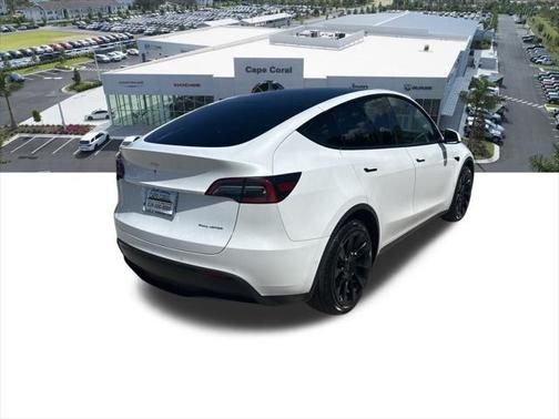 2022 Tesla Model Y Long Range Dual Motor All-Wheel Drive