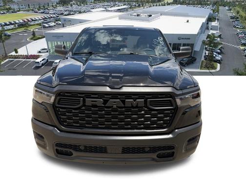 Diamond Black Crystal Pearlcoat 2026 RAM 1500 Tradesman