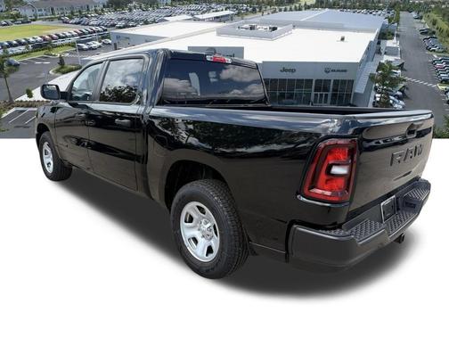 Diamond Black Crystal Pearlcoat 2026 RAM 1500 Tradesman