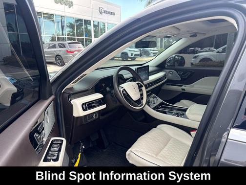 Chroma Caviar Dark Gray Metallic Clearcoat 2022 Lincoln Aviator Black Label AWD