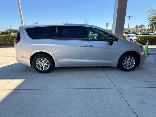 2026 Chrysler Pacifica L