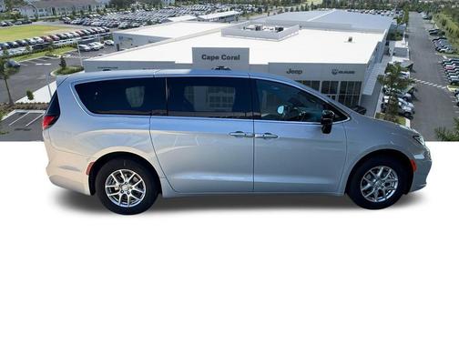 2026 Chrysler Pacifica L