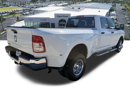 2024 RAM 3500 Big Horn Crew Cab 4x4 8' Box