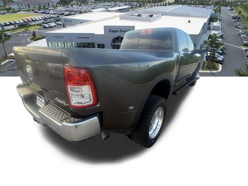 2024 RAM 3500 Tradesman Crew Cab 4x4 8' Box