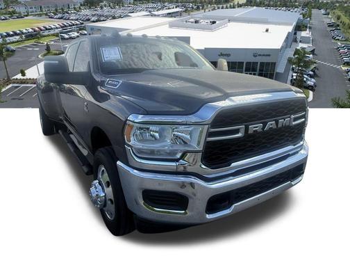 2024 RAM 3500 Tradesman Crew Cab 4x4 8' Box