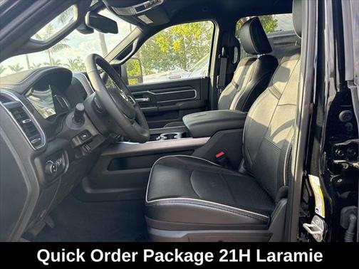 2024 RAM 3500 Laramie Crew Cab 4x4 8' Box
