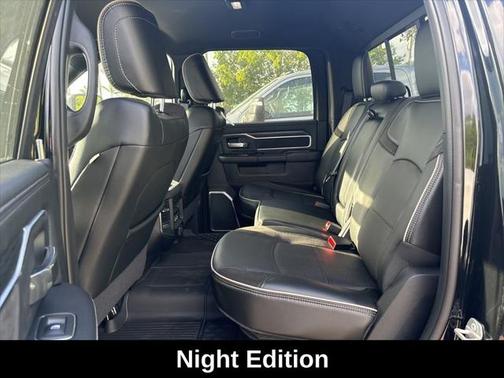 2024 RAM 3500 Laramie Crew Cab 4x4 8' Box