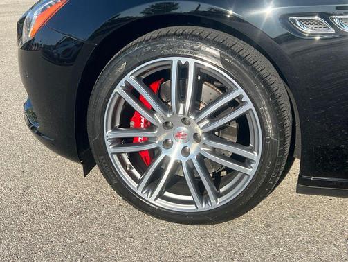 Nero Ribelle Mica 2017 Maserati Quattroporte S