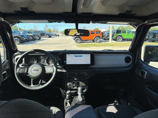 2025 Jeep Gladiator Sport