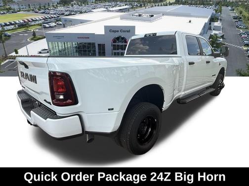 Bright White Clearcoat 2026 RAM 3500 Big Horn Crew Cab 4x4 8' Box