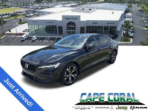 2024 Volvo S60 B5 Plus Dark Theme