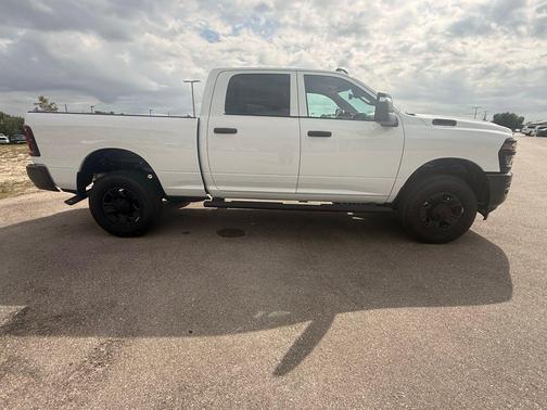 2026 RAM 2500 Tradesman Crew Cab 4x4 6'4' Box