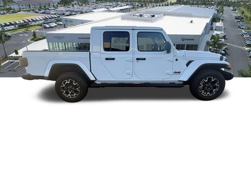 2026 Jeep Gladiator Sahara 4x4
