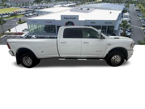 2020 RAM 3500 Laramie Crew Cab 4x4 8' Box