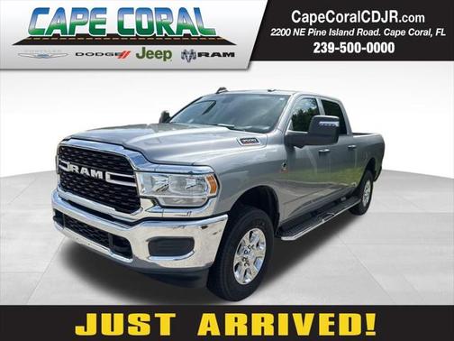 2024 RAM 3500 Tradesman Crew Cab 4x4 6'4' Box