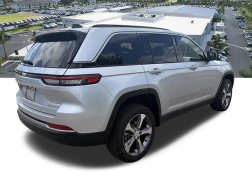 silver zynith 2026 Jeep Grand Cherokee Limited