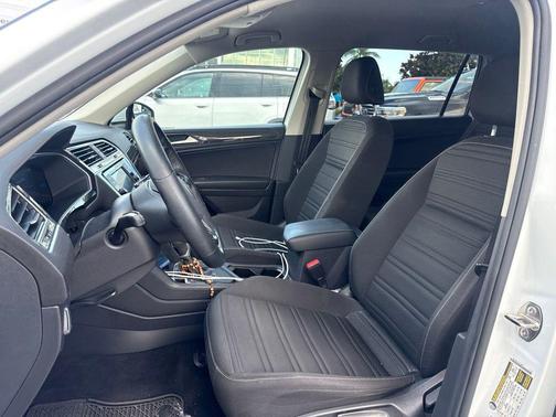 Pure White 2022 Volkswagen Tiguan 2.0T S