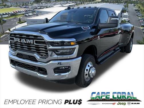 2025 RAM 3500 Tradesman Crew Cab 4x4 8' Box